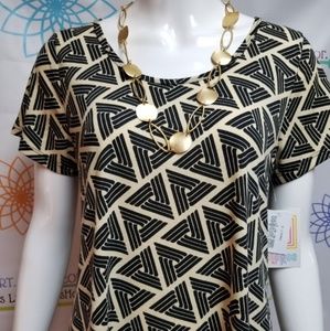 Lularoe classic tee